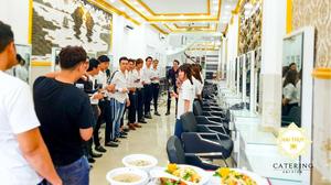 Không gian của buổi tiệc thật vui vẻ
