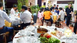 Buổi tiệc đám giỗ tại nhà chị Dung