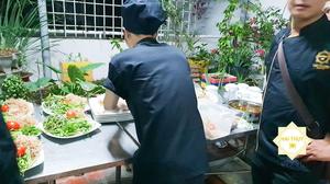 Công tác chuẩn bị món ăn cảu đội ngũ đầu bếp