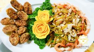 Món Gỏi tiến vua tôm thịt - Chả giò Triều Châu