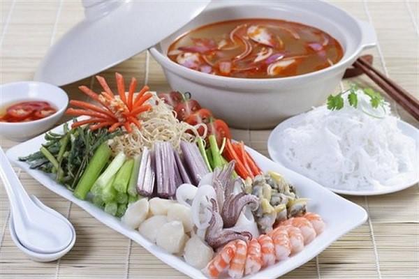 Thưởng thức những món lẩu tuyệt vời tại dịch vụ nấu ăn trọn gói Menu24h